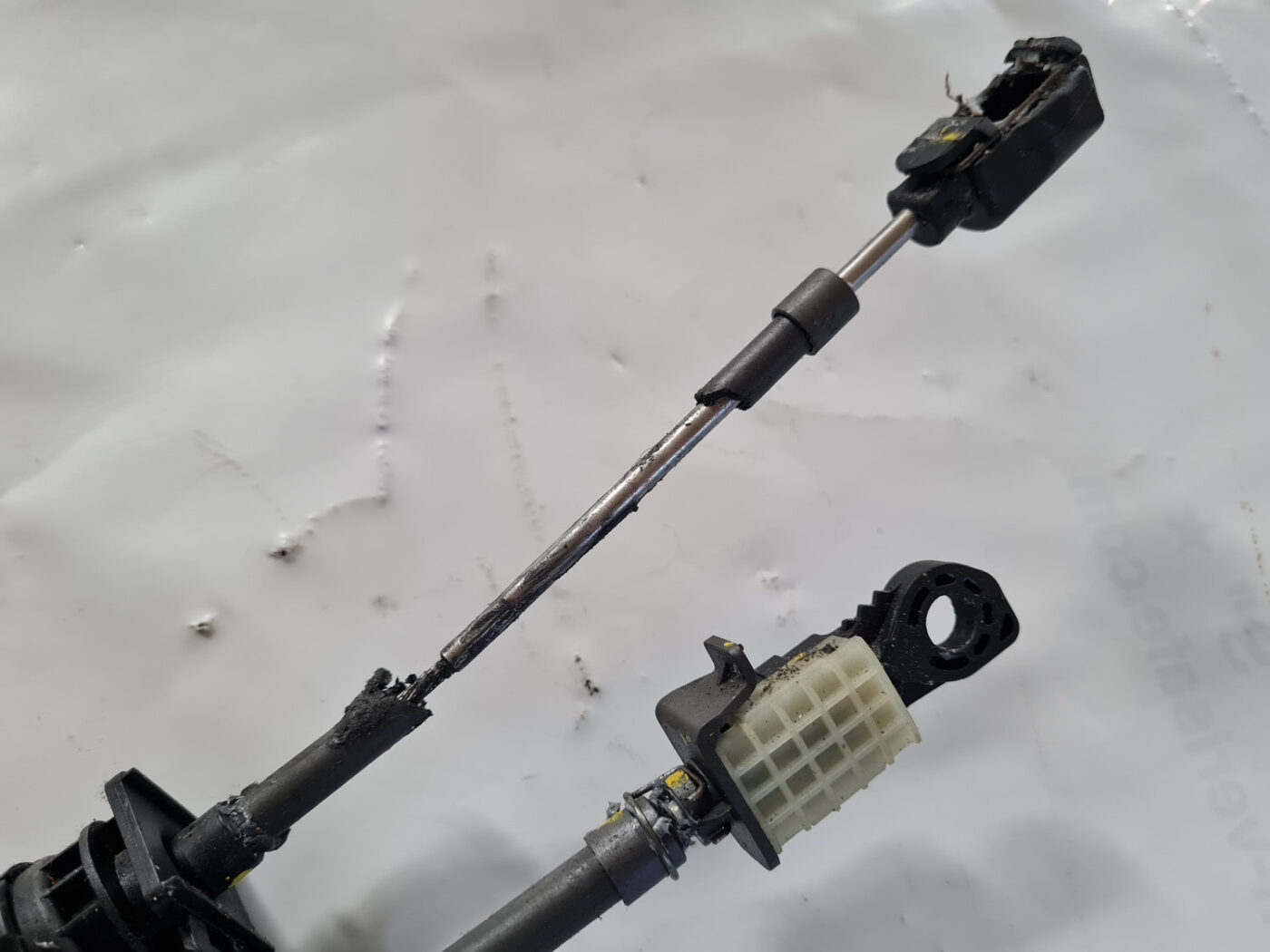 Pārnesumu pārslēgšanas mehānisma troses priekš TOYOTA AVENSIS 2007 UNIVERSAL 3 Pārnesumu pārslēgšanas mehānisma troses priekš TOYOTA AVENSIS 2007 UNIVERSAL