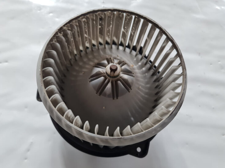 Salona ventilators priekš TOYOTA AVENSIS 2007 UNIVERSAL