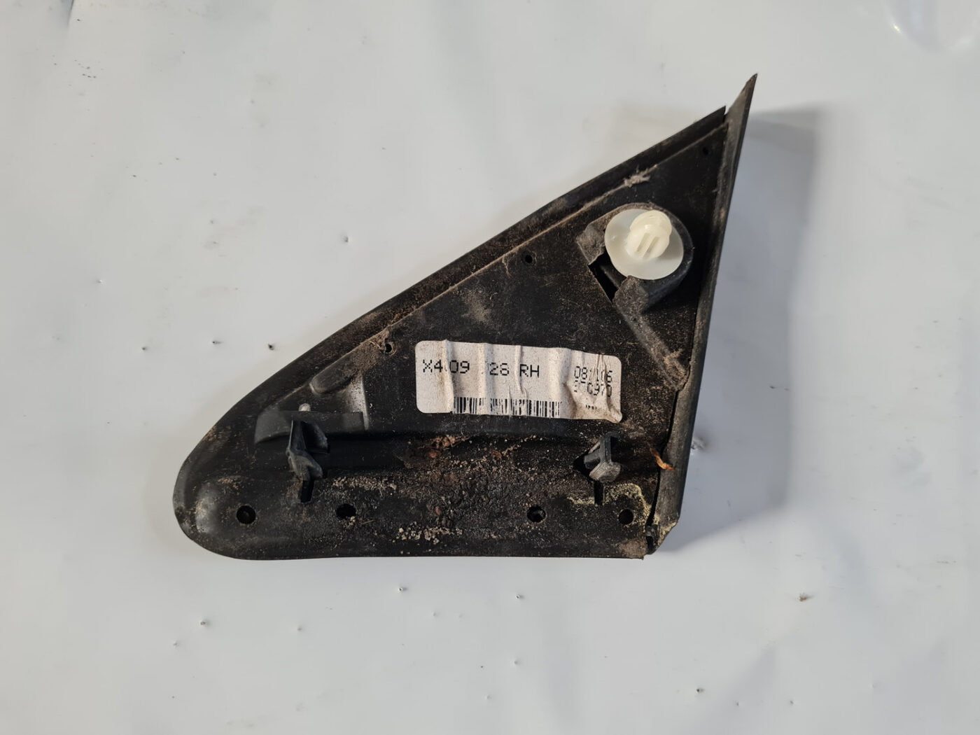 Priekšēja spārna uzlika/moldings priekš TOYOTA AVENSIS 2007 UNIVERSAL 2 Priekšēja spārna uzlika/moldings priekš TOYOTA AVENSIS 2007 UNIVERSAL