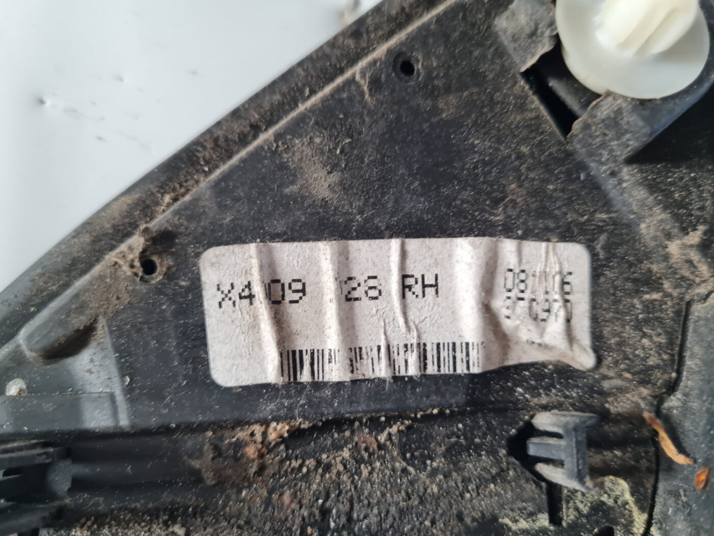 Priekšēja spārna uzlika/moldings priekš TOYOTA AVENSIS 2007 UNIVERSAL 3 Priekšēja spārna uzlika/moldings priekš TOYOTA AVENSIS 2007 UNIVERSAL