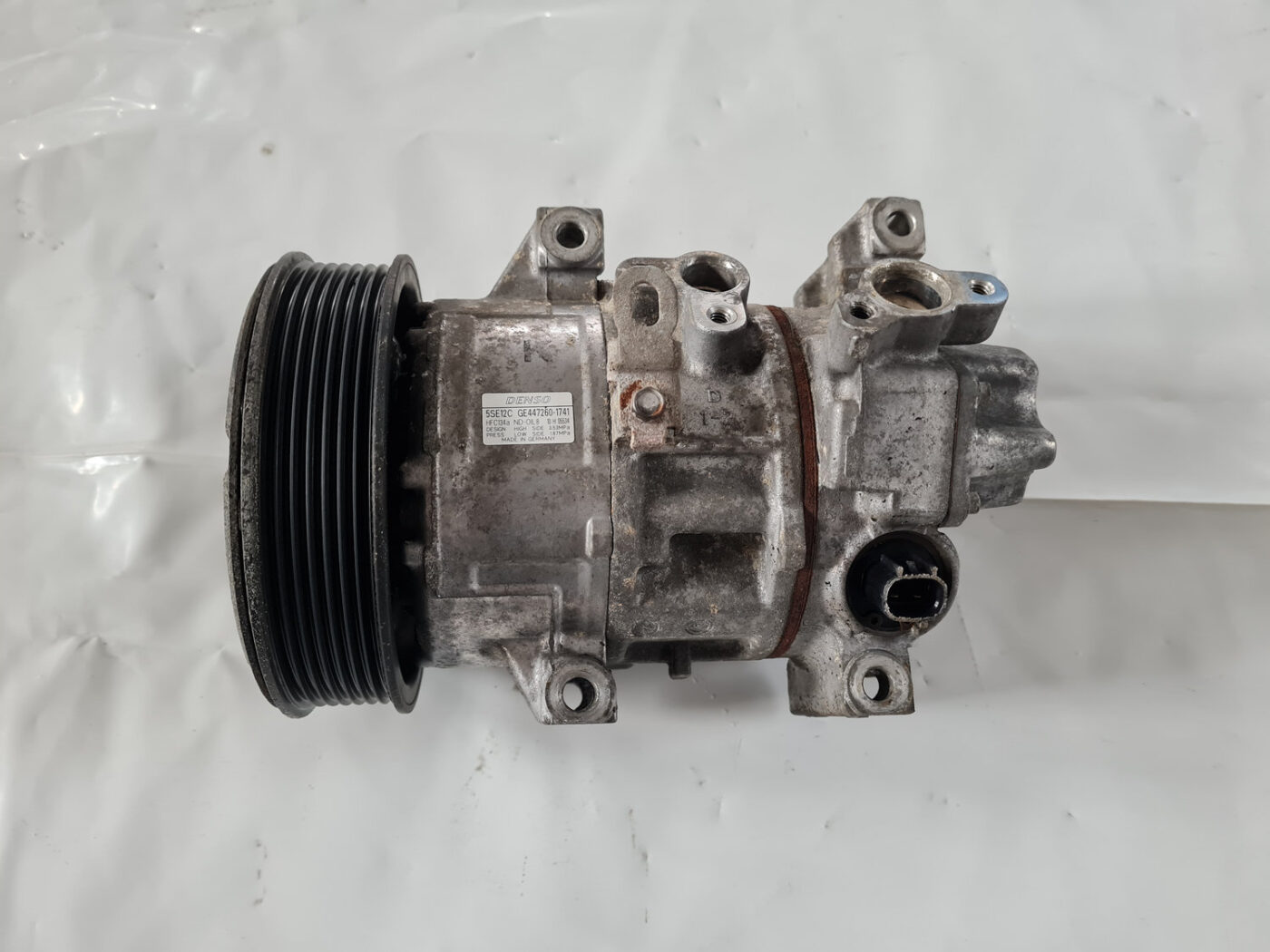 Gaisa kondicioniera kompresors priekš TOYOTA AVENSIS 2007 UNIVERSAL 4 Gaisa kondicioniera kompresors priekš TOYOTA AVENSIS 2007 UNIVERSAL