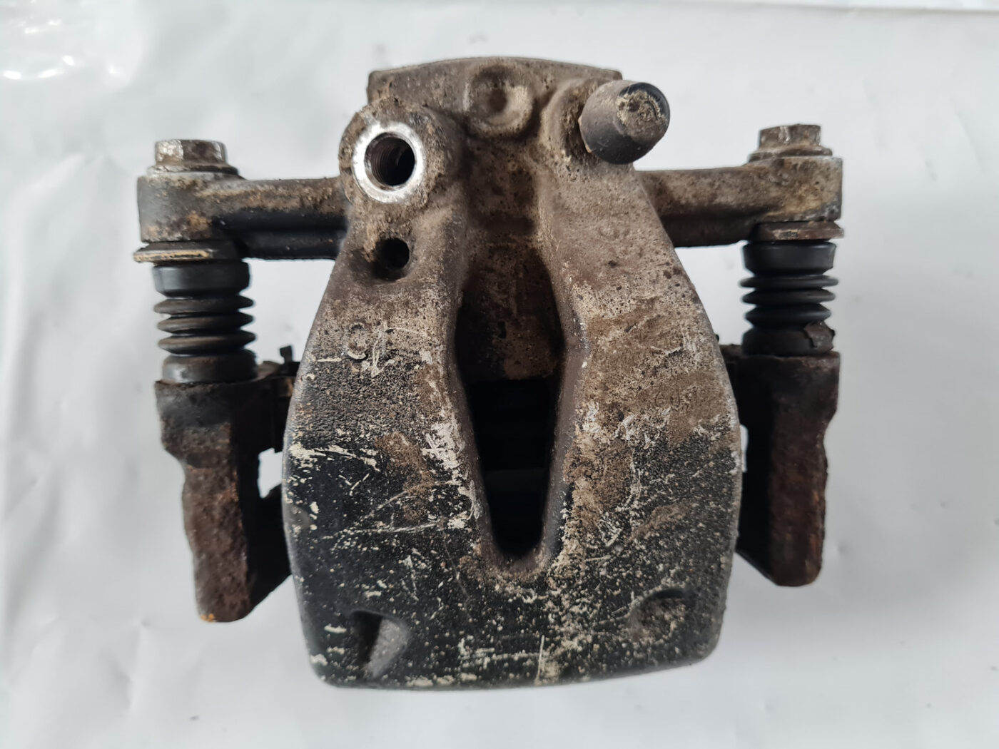 Aizmugurējais kreisais suports priekš TOYOTA AVENSIS 2007 UNIVERSAL 2 Aizmugurējais kreisais suports priekš TOYOTA AVENSIS 2007 UNIVERSAL