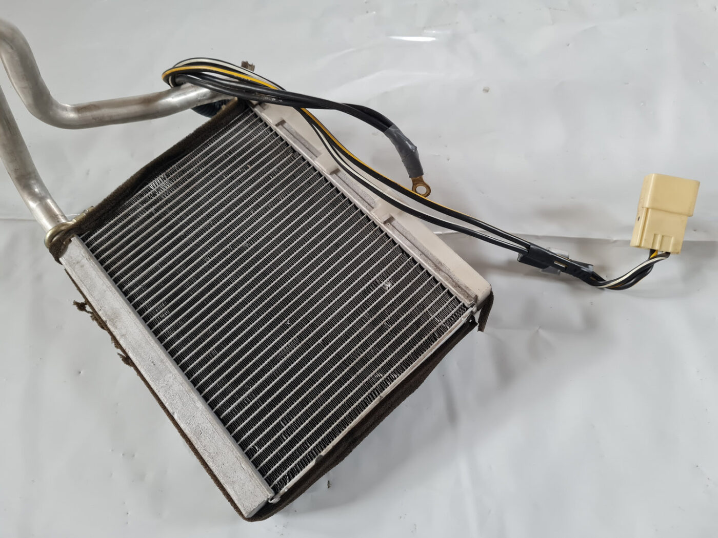 Apsildes sistēmas radiators priekš TOYOTA AVENSIS 2007 UNIVERSAL 2 Apsildes sistēmas radiators priekš TOYOTA AVENSIS 2007 UNIVERSAL