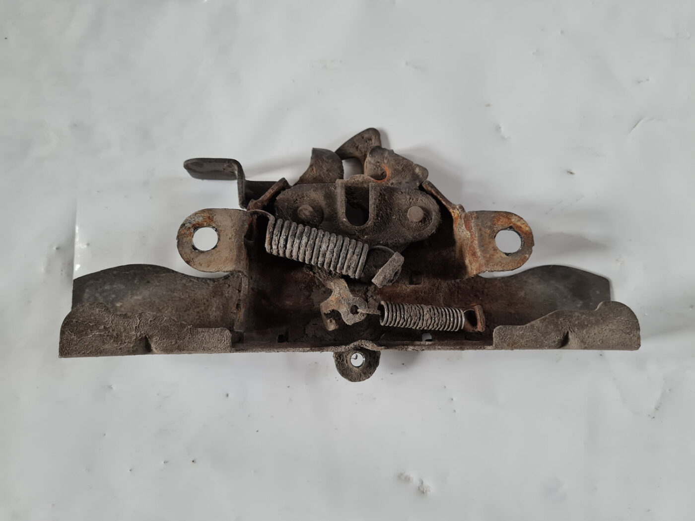 Pārsega slēdzene priekš TOYOTA AVENSIS 2007 UNIVERSAL 3 Pārsega slēdzene priekš TOYOTA AVENSIS 2007 UNIVERSAL