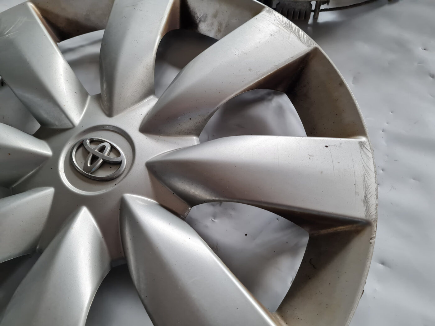 Diska kalpaks priekš TOYOTA AVENSIS 2007 UNIVERSAL 8 Diska kalpaks priekš TOYOTA AVENSIS 2007 UNIVERSAL