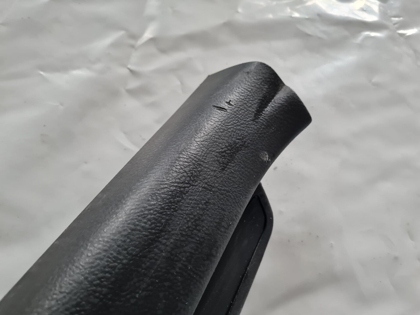 Sliekšņa priekšēja kreisa uzlika (salonā) priekš TOYOTA AVENSIS 2007 UNIVERSAL 5 Sliekšņa priekšēja kreisa uzlika (salonā) priekš TOYOTA AVENSIS 2007 UNIVERSAL