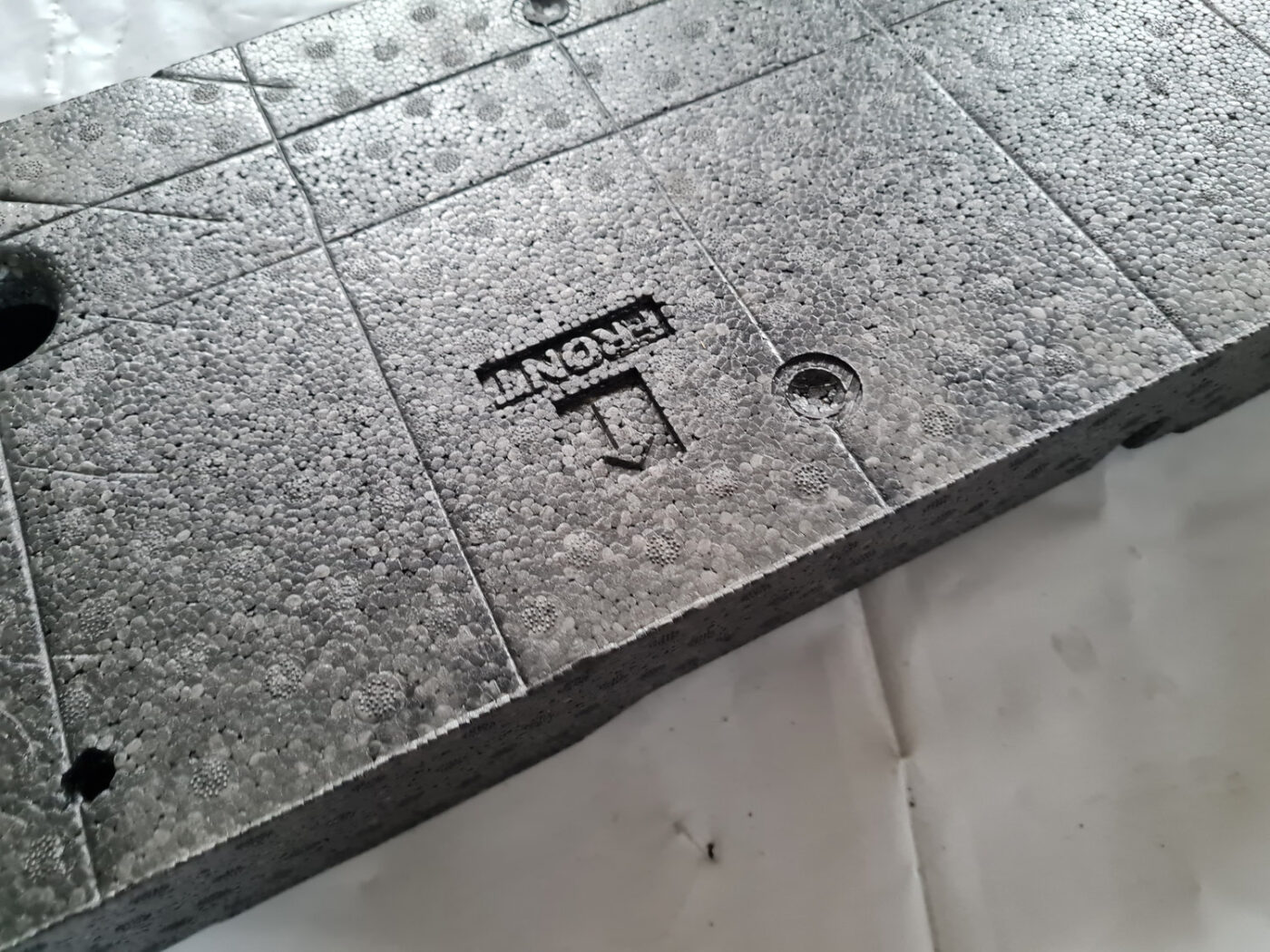 Bagāžnieka nodalījuma putuplasts priekš TOYOTA AVENSIS 2007 UNIVERSAL 5 Bagāžnieka nodalījuma putuplasts priekš TOYOTA AVENSIS 2007 UNIVERSAL