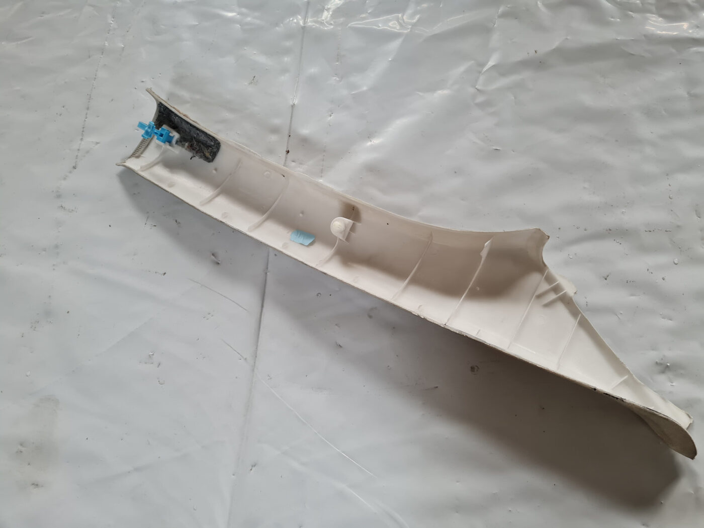 Priekšējas salona statnes apdare priekš TOYOTA AVENSIS 2007 UNIVERSAL 4 Priekšējas salona statnes apdare priekš TOYOTA AVENSIS 2007 UNIVERSAL