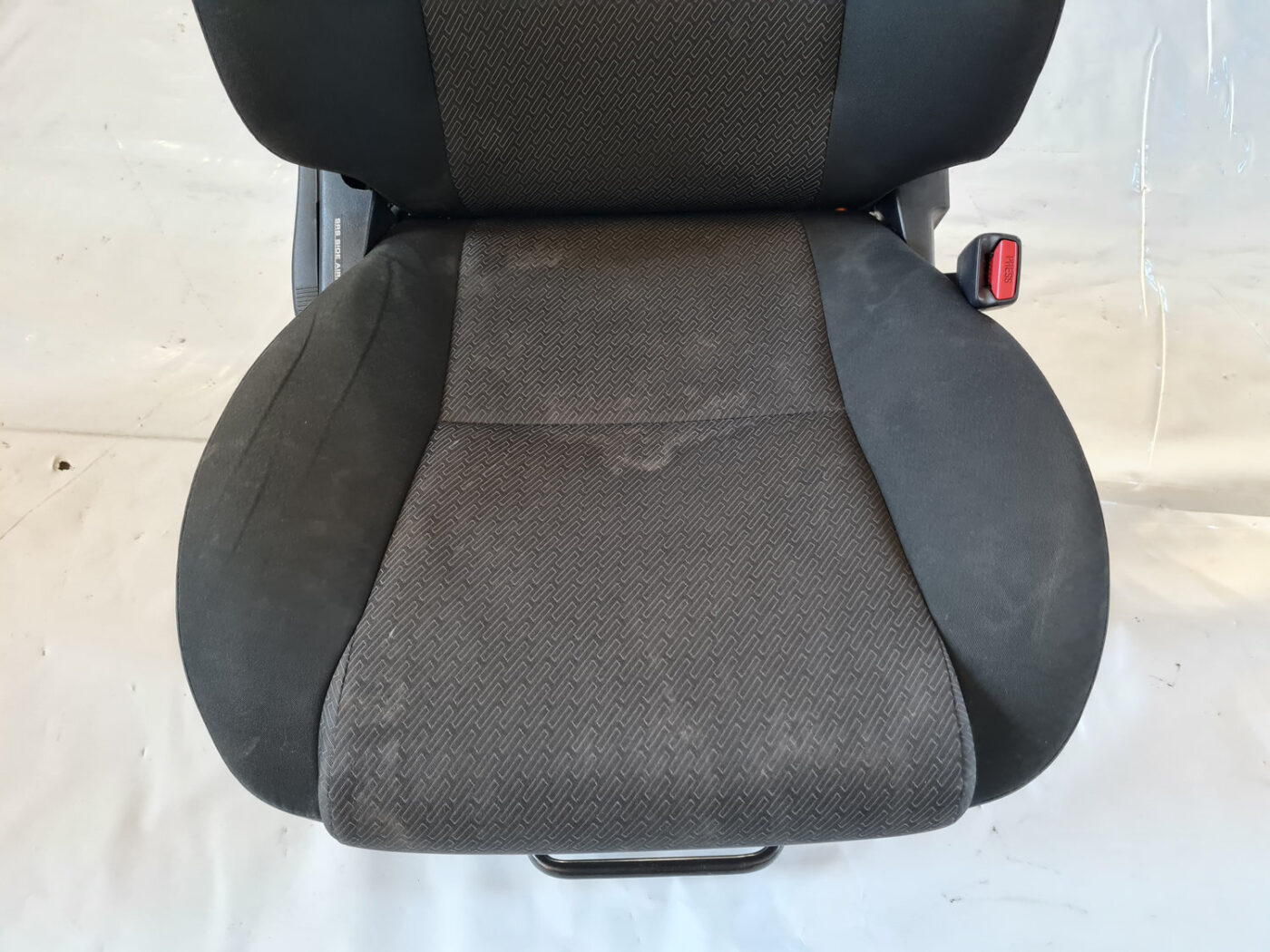 Priekšējais labais sēdeklis priekš TOYOTA AVENSIS 2007 UNIVERSAL 9 Priekšējais labais sēdeklis priekš TOYOTA AVENSIS 2007 UNIVERSAL