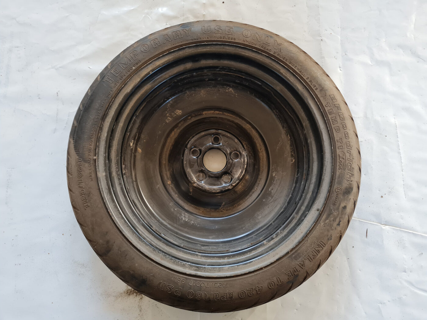 Rezerves ritenis priekš TOYOTA AVENSIS 2007 UNIVERSAL 4 Rezerves ritenis priekš TOYOTA AVENSIS 2007 UNIVERSAL