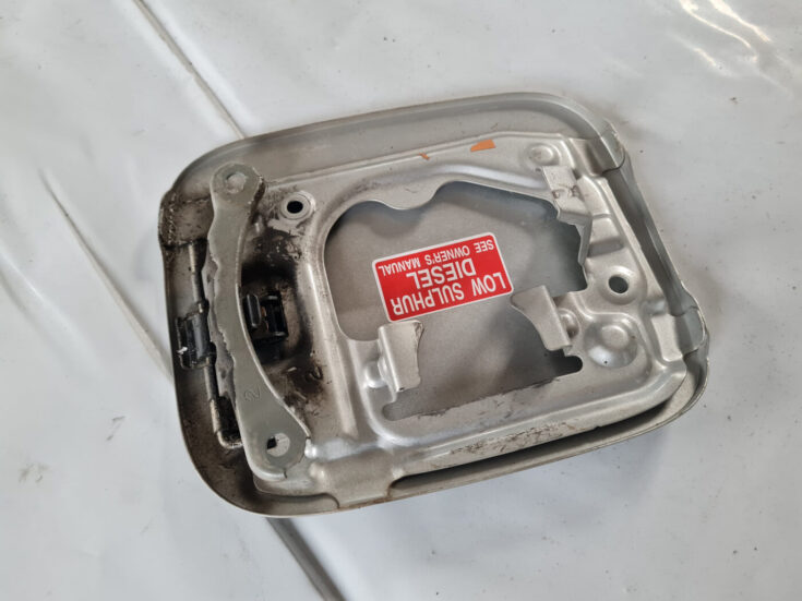 Degvielas tvertnes vāks priekš TOYOTA AVENSIS 2007 UNIVERSAL
