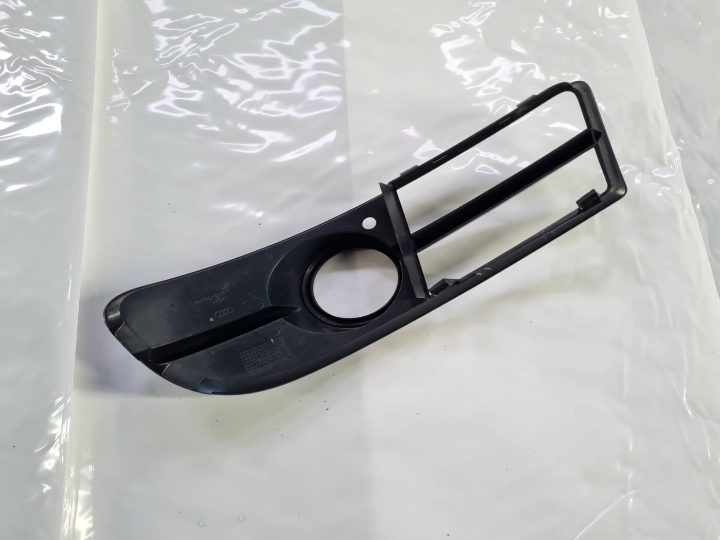 Miglas luktura reste, pa labi priekš AUDI A4 2007 7 Miglas luktura reste, pa labi priekš AUDI A4 2007