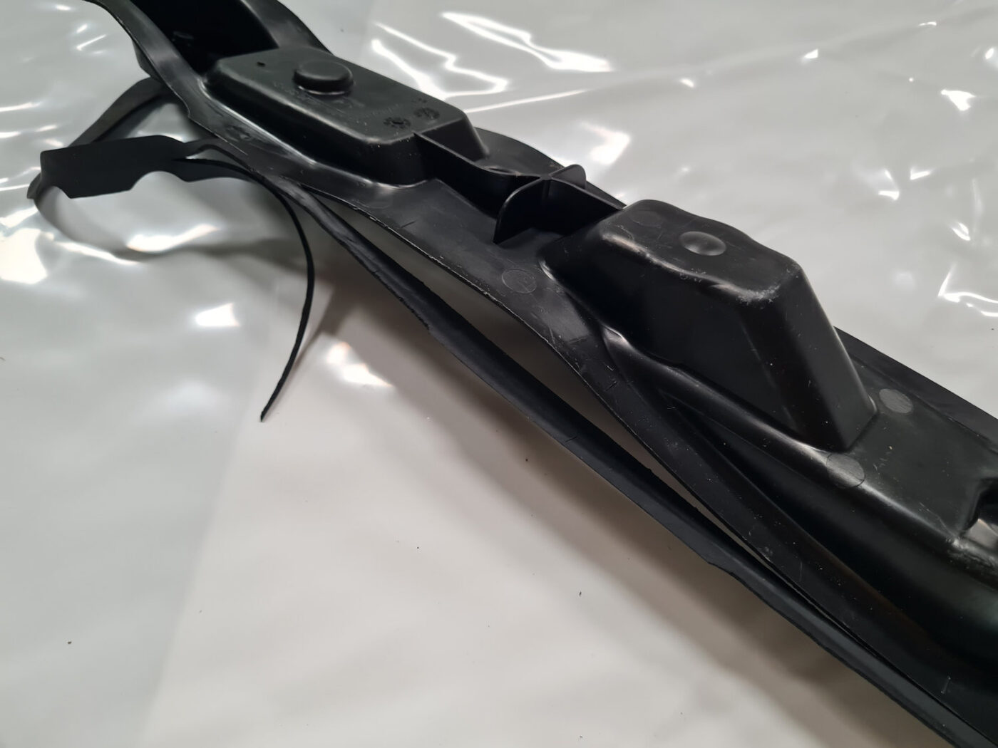 Ieliktņis starp spārnu un durvīm priekš PEUGEOT 508 2012 6 Ieliktņis starp spārnu un durvīm priekš PEUGEOT 508 2012