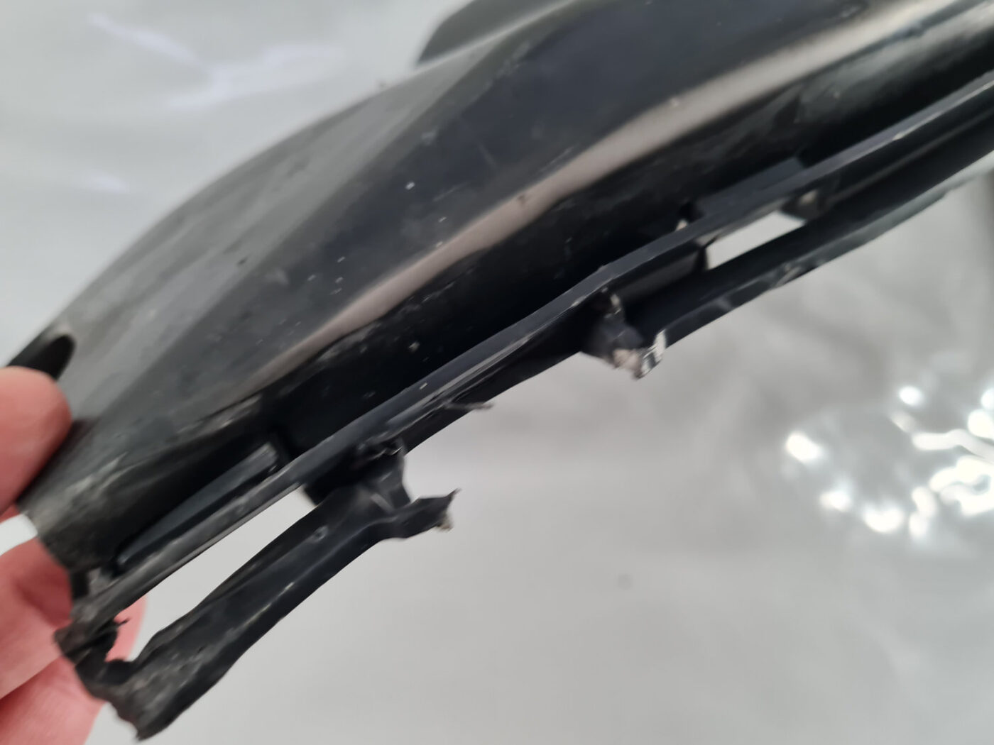 Priekšējā bufera amortizators priekš VOLVO S40 2004 Black 6 Priekšējā bufera amortizators priekš VOLVO S40 2004 Black