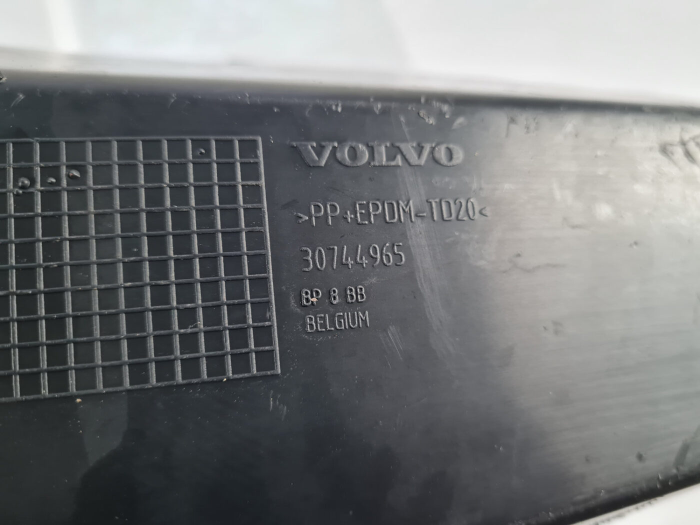Priekšējā bufera amortizators priekš VOLVO S40 2004 Black 3 Priekšējā bufera amortizators priekš VOLVO S40 2004 Black