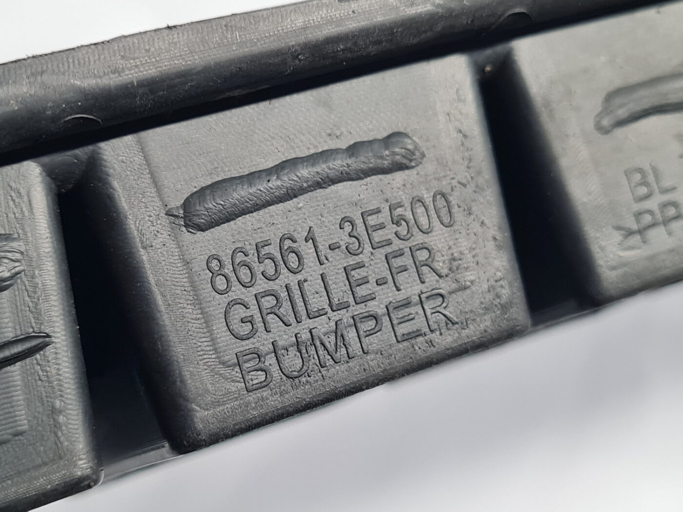 Bufera reste priekš KIA SORENTO 2004-2008 4 Bufera reste priekš KIA SORENTO 2004-2008