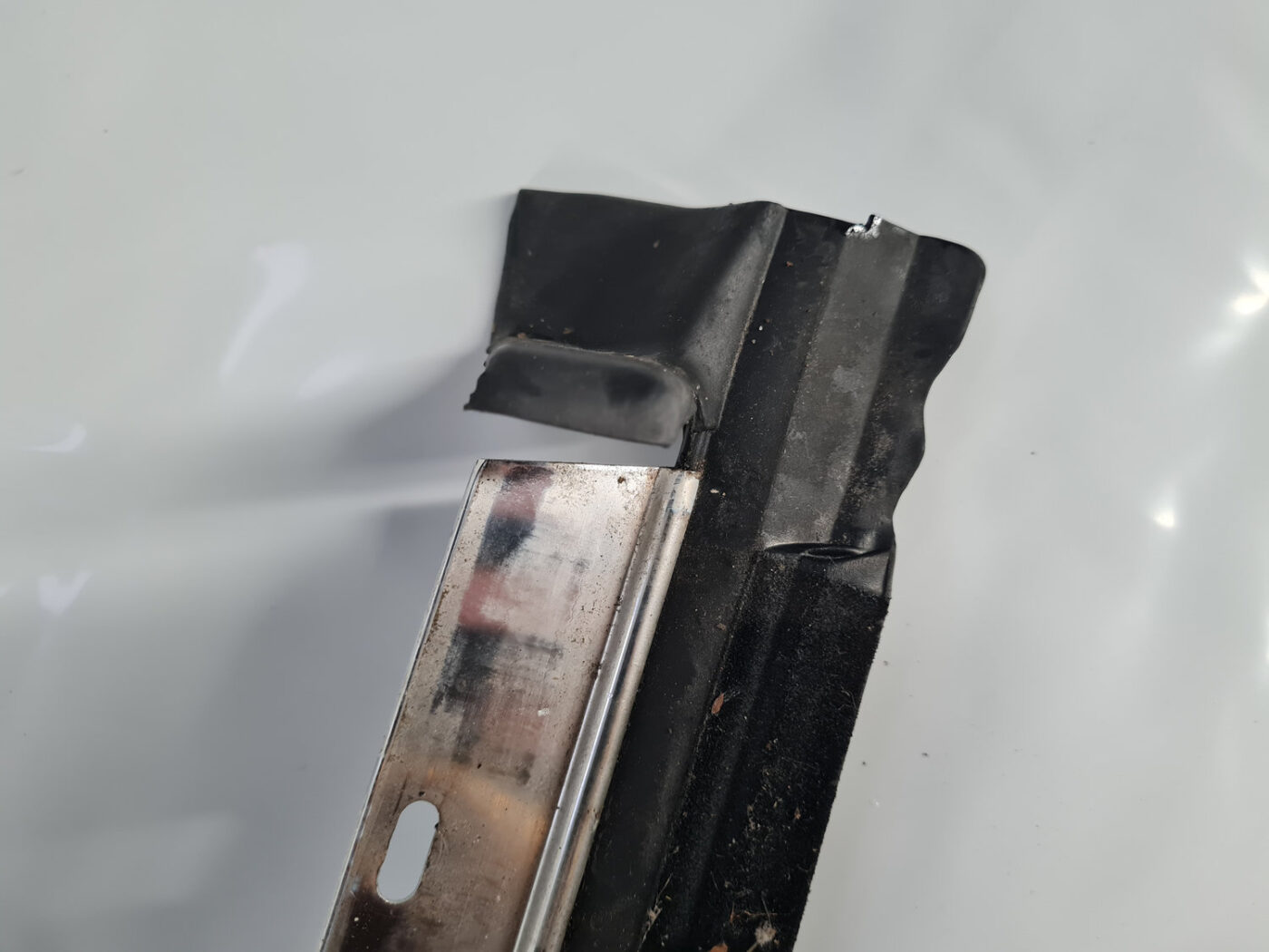 Durvju stikla moldings priekš AUDI A6 1998 3 Durvju stikla moldings priekš AUDI A6 1998