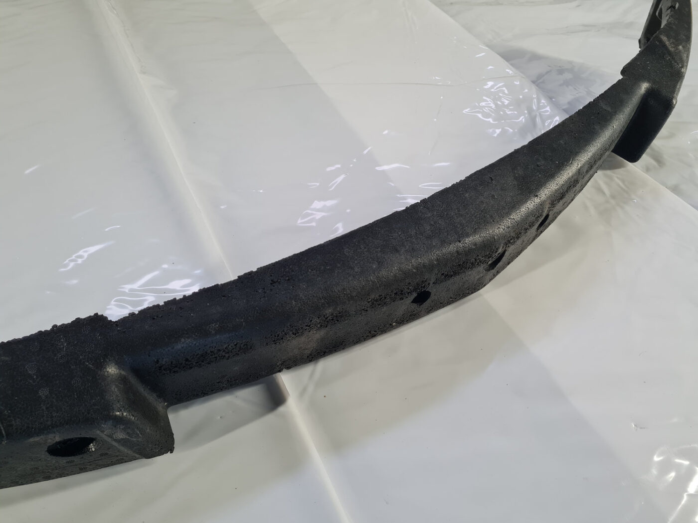 Priekšēja bufera putuplasts priekš CHRYSLER SEBRING 2006 11 Priekšēja bufera putuplasts priekš CHRYSLER SEBRING 2006