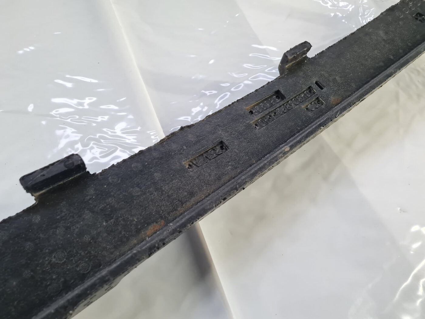 Priekšēja bufera putuplasts priekš CHRYSLER SEBRING 2006 7 Priekšēja bufera putuplasts priekš CHRYSLER SEBRING 2006