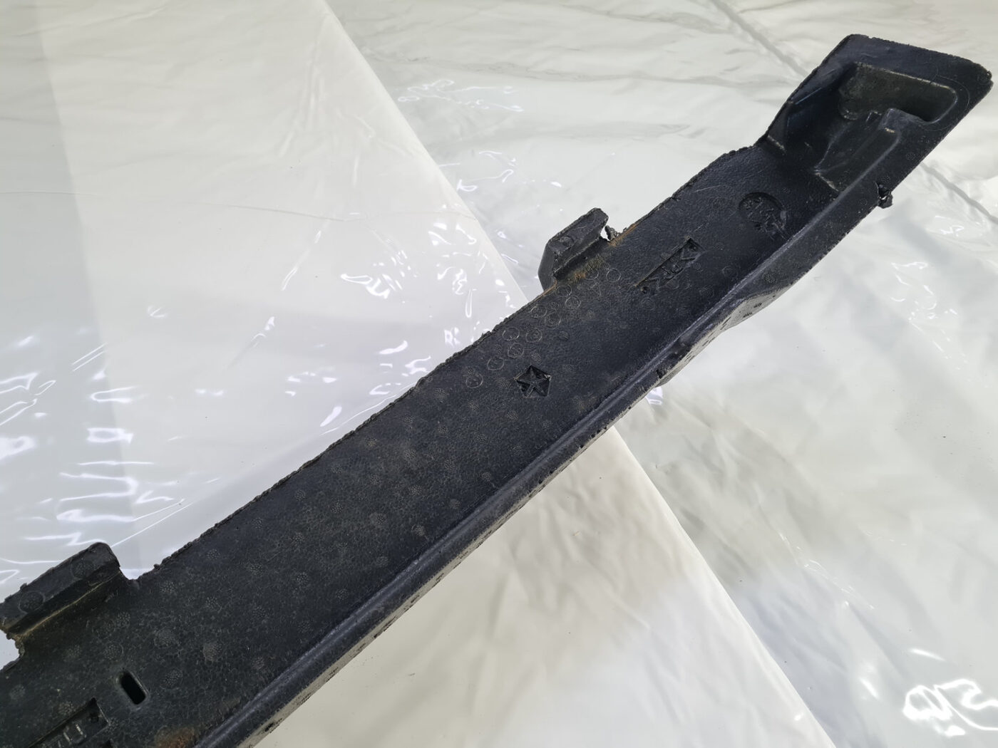 Priekšēja bufera putuplasts priekš CHRYSLER SEBRING 2006 6 Priekšēja bufera putuplasts priekš CHRYSLER SEBRING 2006