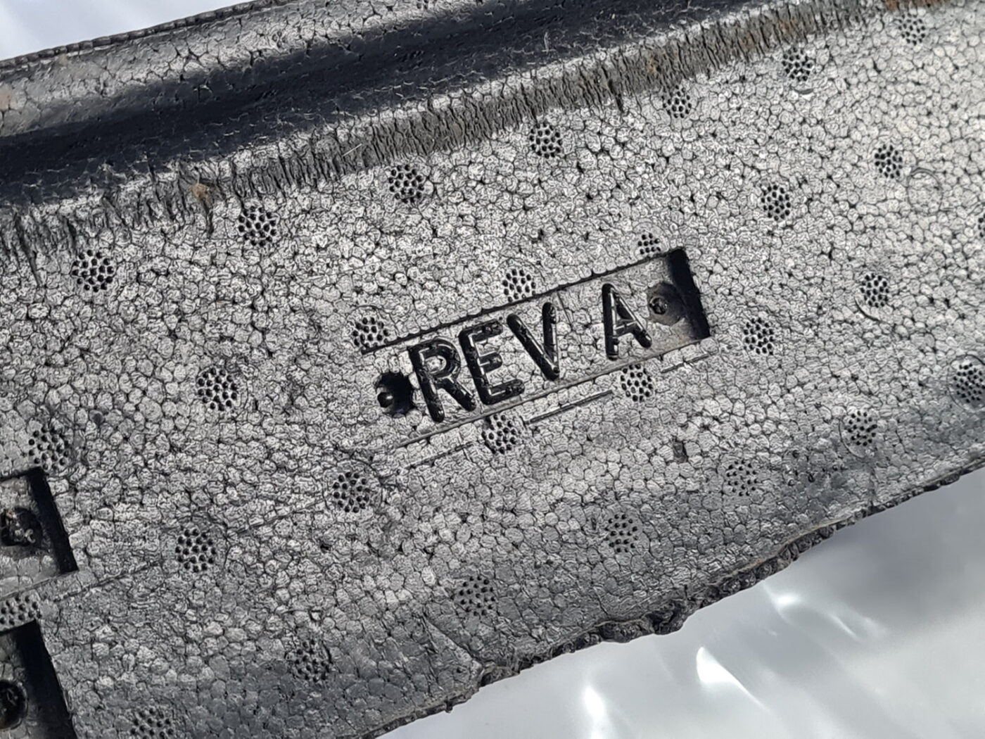 Priekšēja bufera putuplasts priekš CHRYSLER SEBRING 2006 3 Priekšēja bufera putuplasts priekš CHRYSLER SEBRING 2006