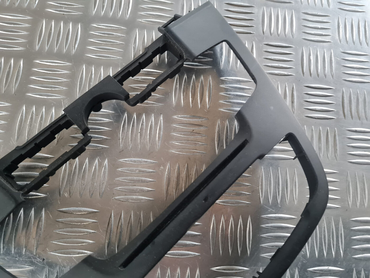 Mērinstrumentu paneļa dekoratīvais rāmis priekš OPEL INSIGNIA 2010 5 Mērinstrumentu paneļa dekoratīvais rāmis priekš OPEL INSIGNIA 2010