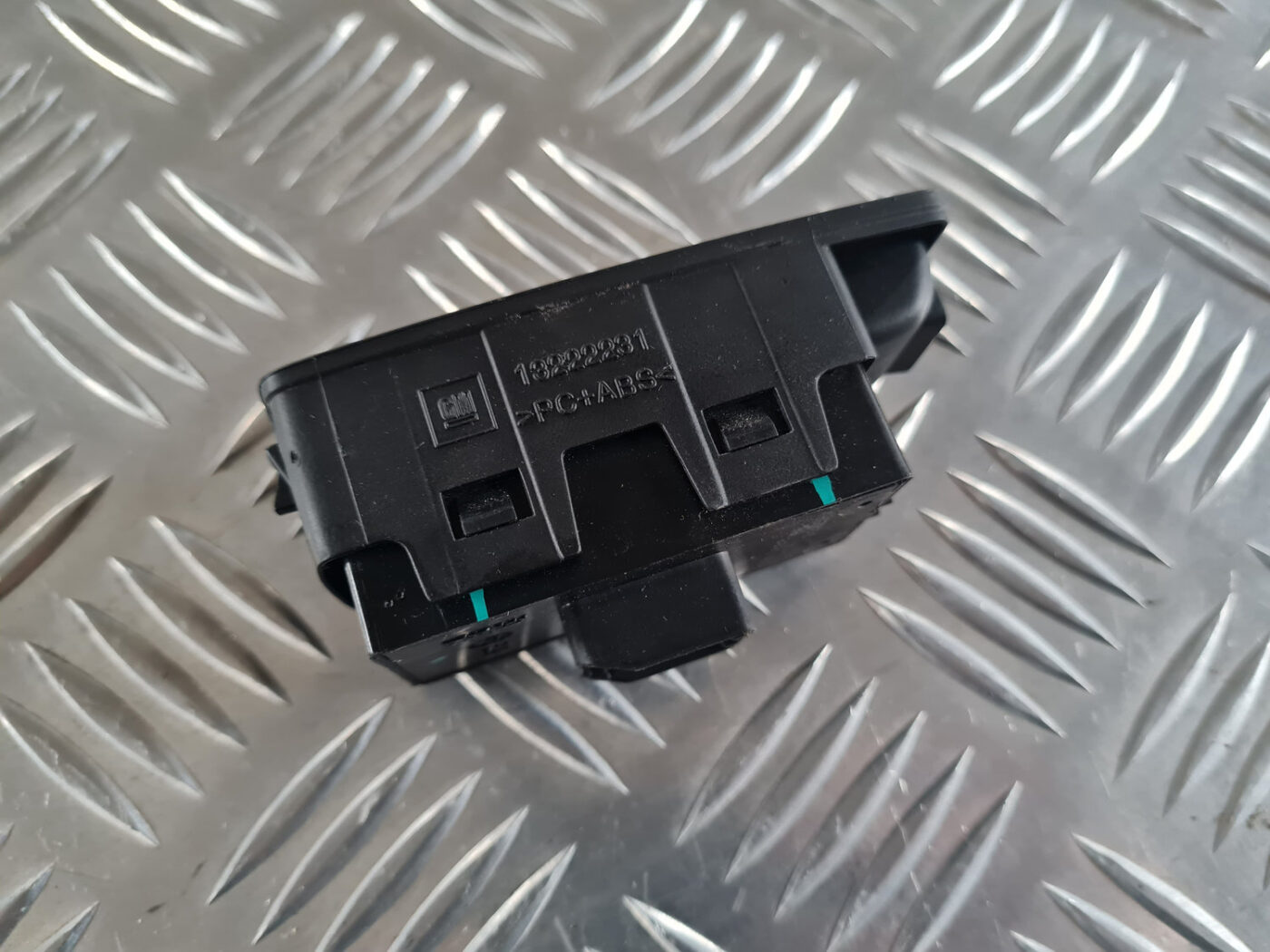 Stikla pacelšanas poga priekš OPEL INSIGNIA 2010 6 Stikla pacelšanas poga priekš OPEL INSIGNIA 2010