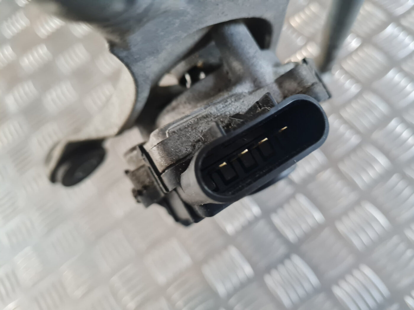 Vējstikla tīrīšanas mehānisms priekš OPEL INSIGNIA 2010 4 Vējstikla tīrīšanas mehānisms priekš OPEL INSIGNIA 2010