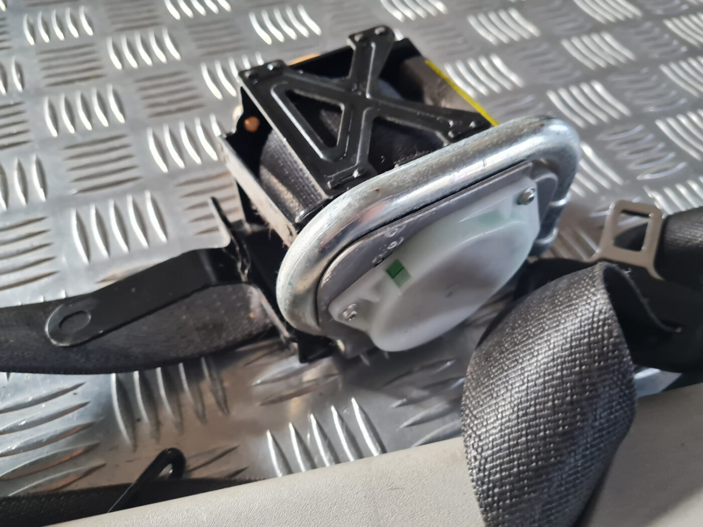 Priekšējā labā drošības josta priekš OPEL INSIGNIA 2010 7 Priekšējā labā drošības josta priekš OPEL INSIGNIA 2010