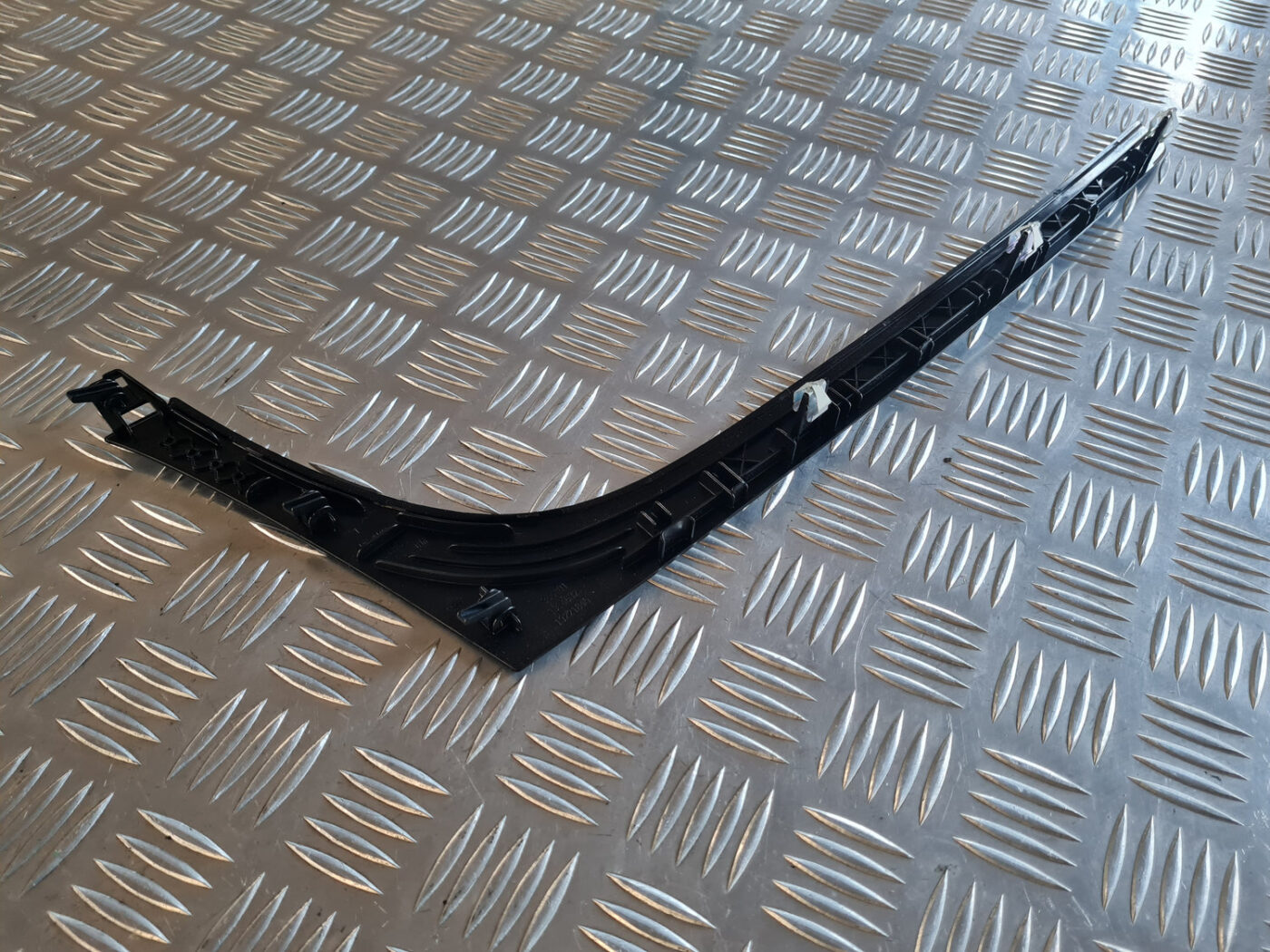 Mērinstrumentu paneļa dekoratīvā uzlika priekš OPEL INSIGNIA 2010 6 Mērinstrumentu paneļa dekoratīvā uzlika priekš OPEL INSIGNIA 2010