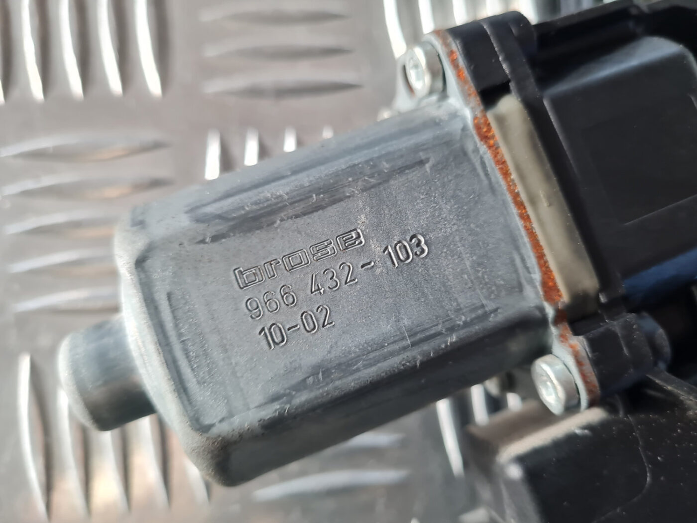 Stikla pacelšanas mehānisms priekšējais labais priekš OPEL INSIGNIA 2010 6 Stikla pacelšanas mehānisms priekšējais labais priekš OPEL INSIGNIA 2010