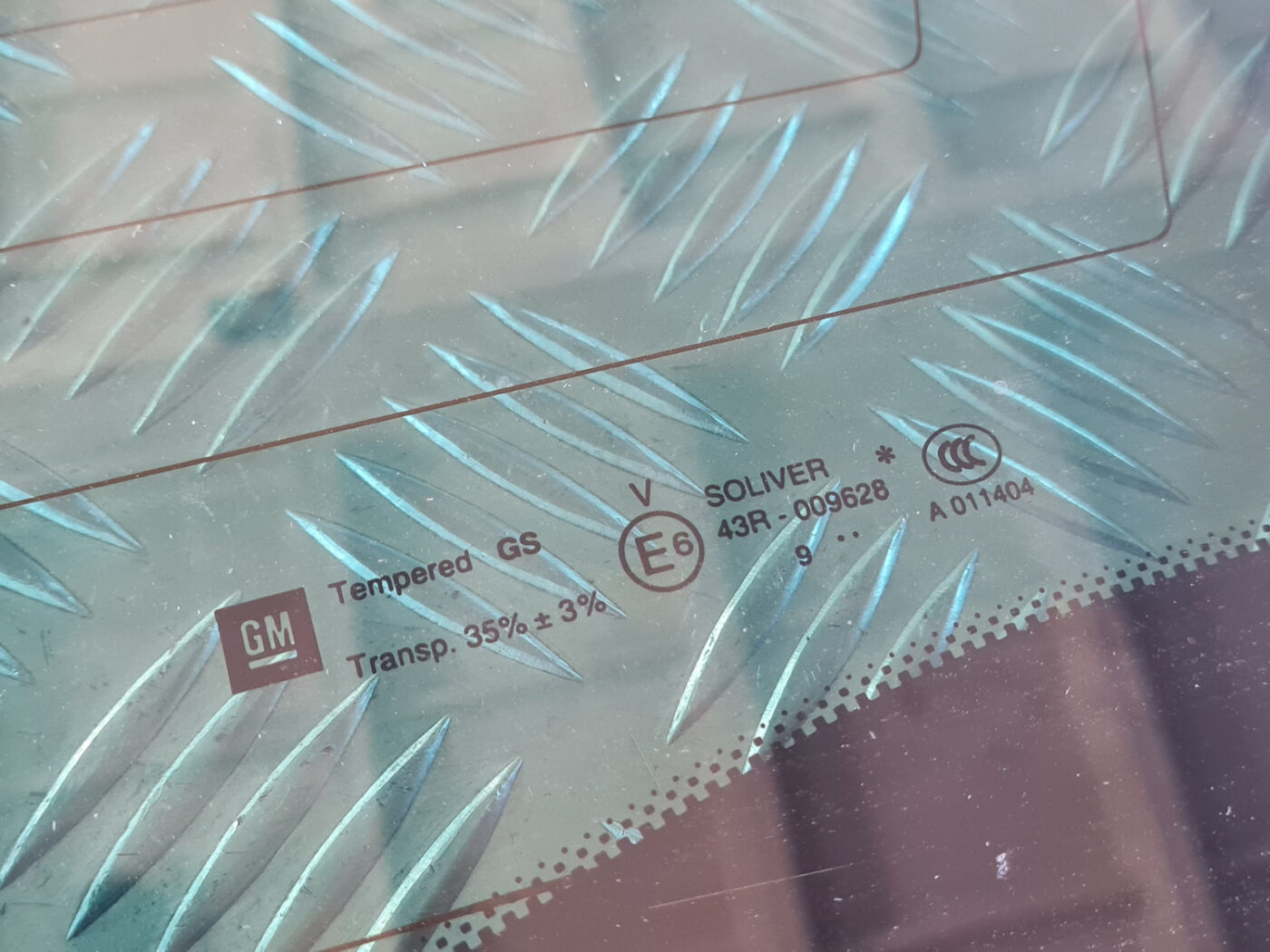 Aizmugurējais labais sānu stikls priekš OPEL INSIGNIA 2010 2 Aizmugurējais labais sānu stikls priekš OPEL INSIGNIA 2010