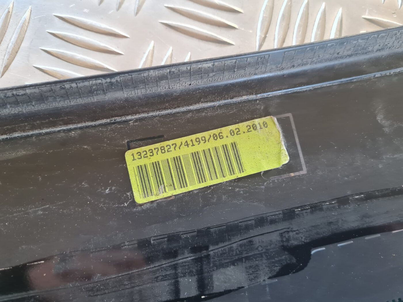 Aizmugurējais labais sānu stikls priekš OPEL INSIGNIA 2010 3 Aizmugurējais labais sānu stikls priekš OPEL INSIGNIA 2010