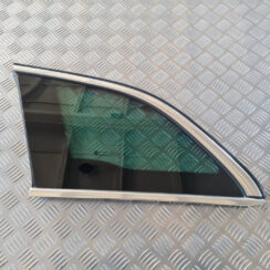 Aizmugurējais kreisais sānu stikls priekš OPEL INSIGNIA 2010