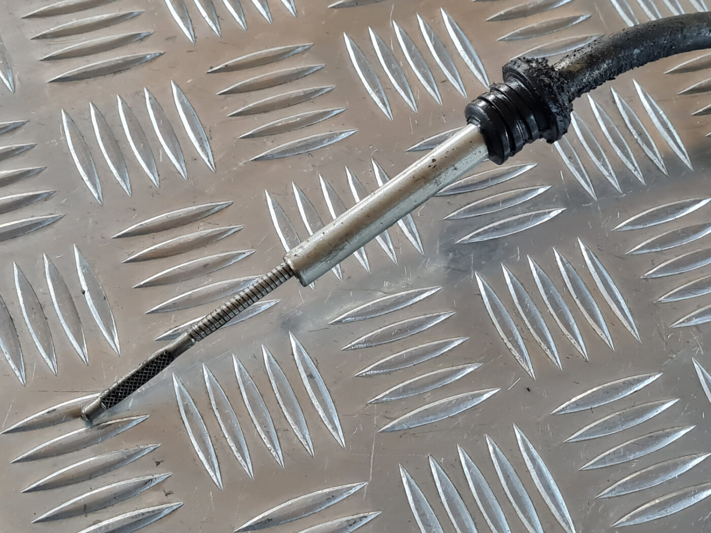 Eļļas mērstienis priekš OPEL INSIGNIA 2010 2 Eļļas mērstienis priekš OPEL INSIGNIA 2010