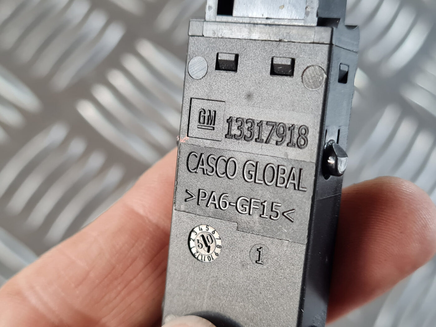 USB/AUX adapteris priekš OPEL INSIGNIA 2010 4 USB/AUX adapteris priekš OPEL INSIGNIA 2010