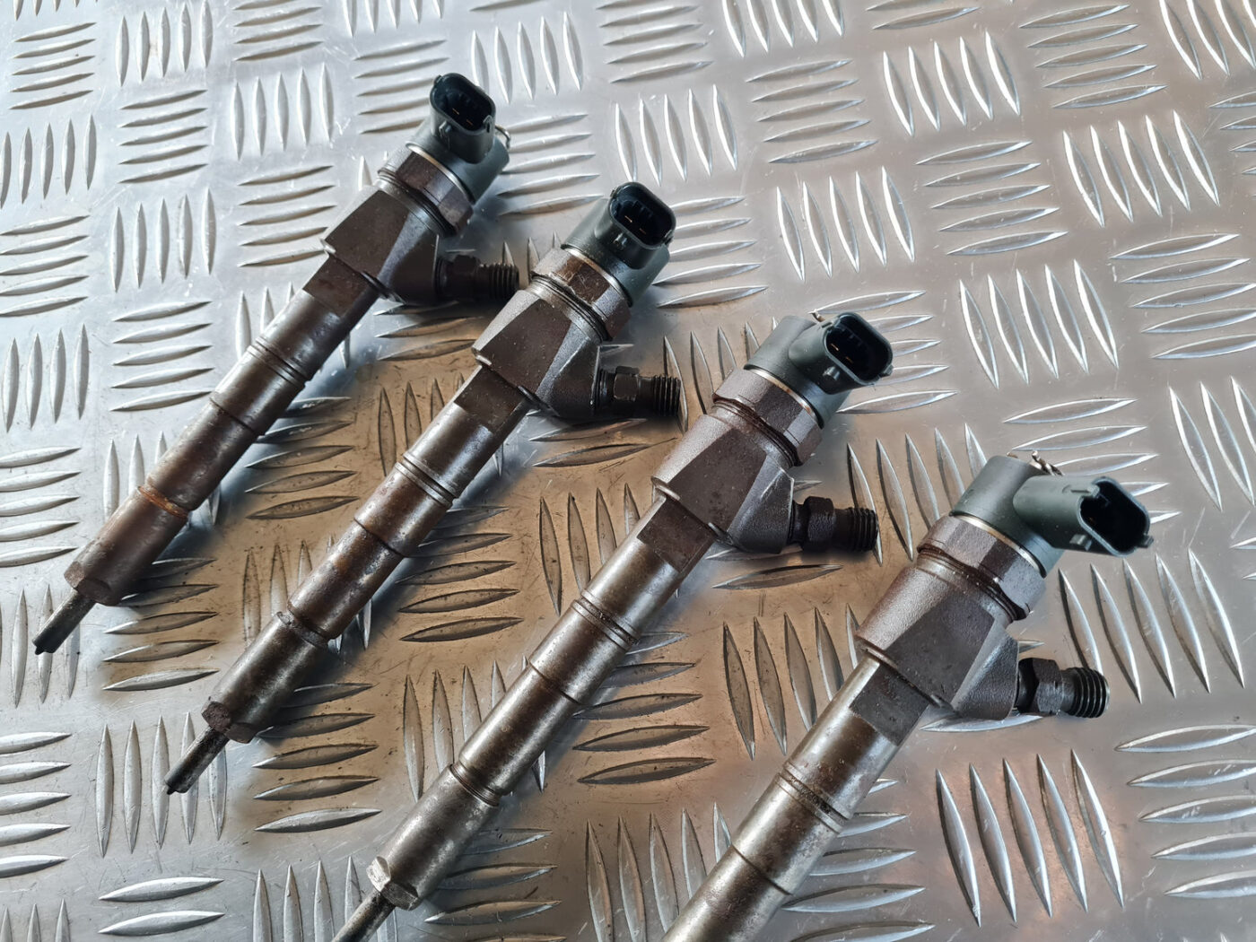 Degvielas smidzinātājs priekš OPEL INSIGNIA 2010 2 Degvielas smidzinātājs priekš OPEL INSIGNIA 2010