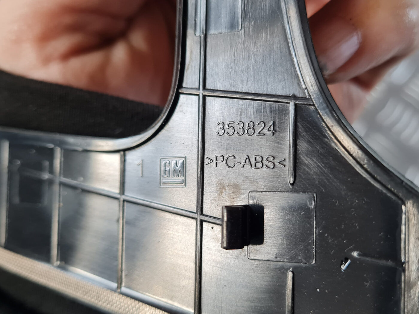 Mērinstrumentu paneļa dekoratīvais rāmis priekš OPEL INSIGNIA 2010 6 Mērinstrumentu paneļa dekoratīvais rāmis priekš OPEL INSIGNIA 2010