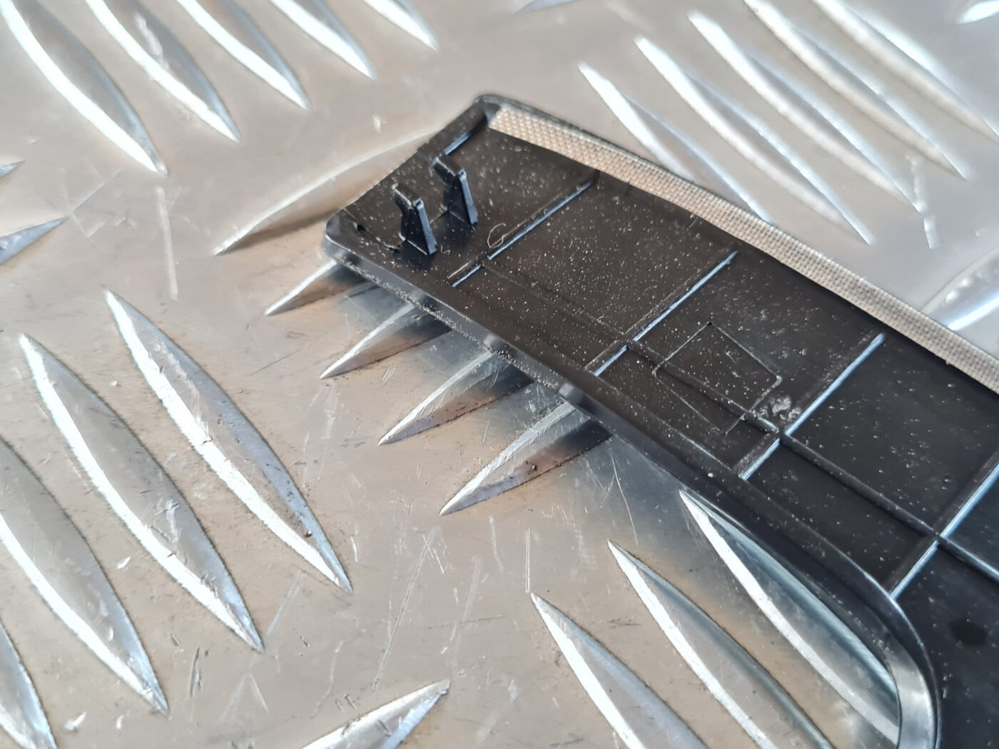 Mērinstrumentu paneļa dekoratīvais rāmis priekš OPEL INSIGNIA 2010 5 Mērinstrumentu paneļa dekoratīvais rāmis priekš OPEL INSIGNIA 2010