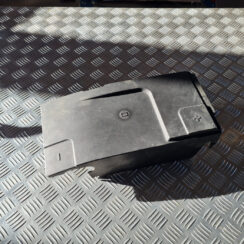 Akumulatora vāks priekš OPEL INSIGNIA 2010