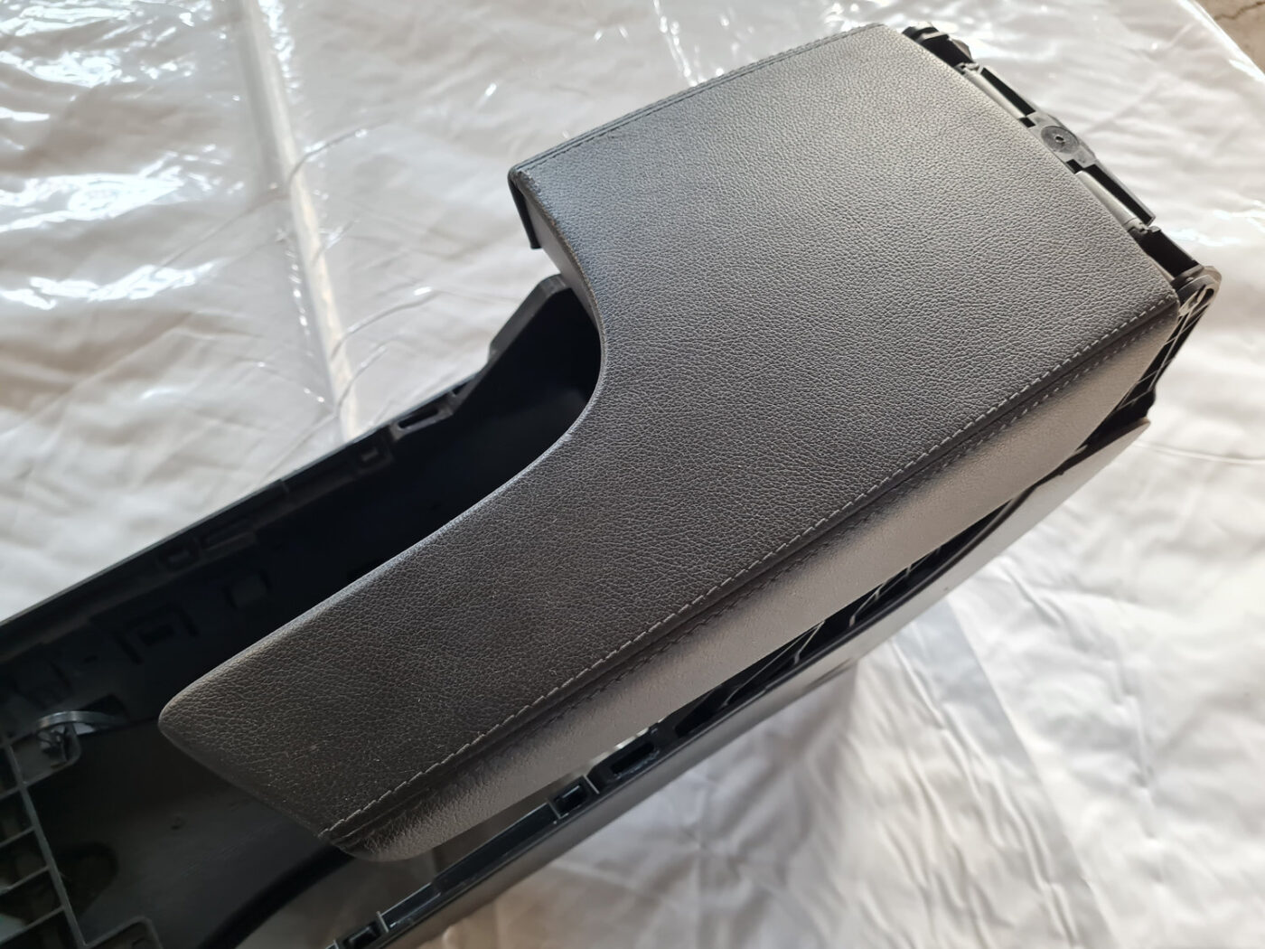 Centrālās konsoles apdares lielākā daļa priekš OPEL INSIGNIA 2010 9 Centrālās konsoles apdares lielākā daļa priekš OPEL INSIGNIA 2010