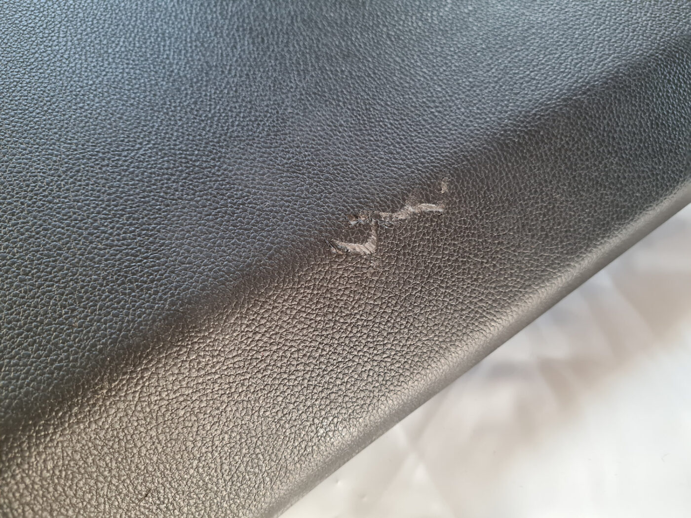 Vidējas salona statnes apdare priekš OPEL INSIGNIA 2010 2 Vidējas salona statnes apdare priekš OPEL INSIGNIA 2010