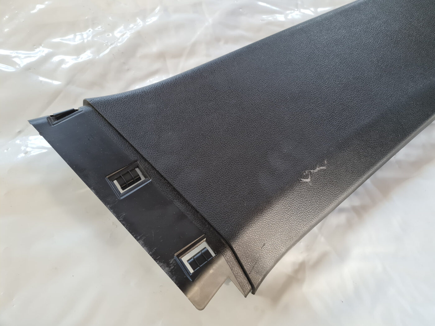 Vidējas salona statnes apdare priekš OPEL INSIGNIA 2010 6 Vidējas salona statnes apdare priekš OPEL INSIGNIA 2010