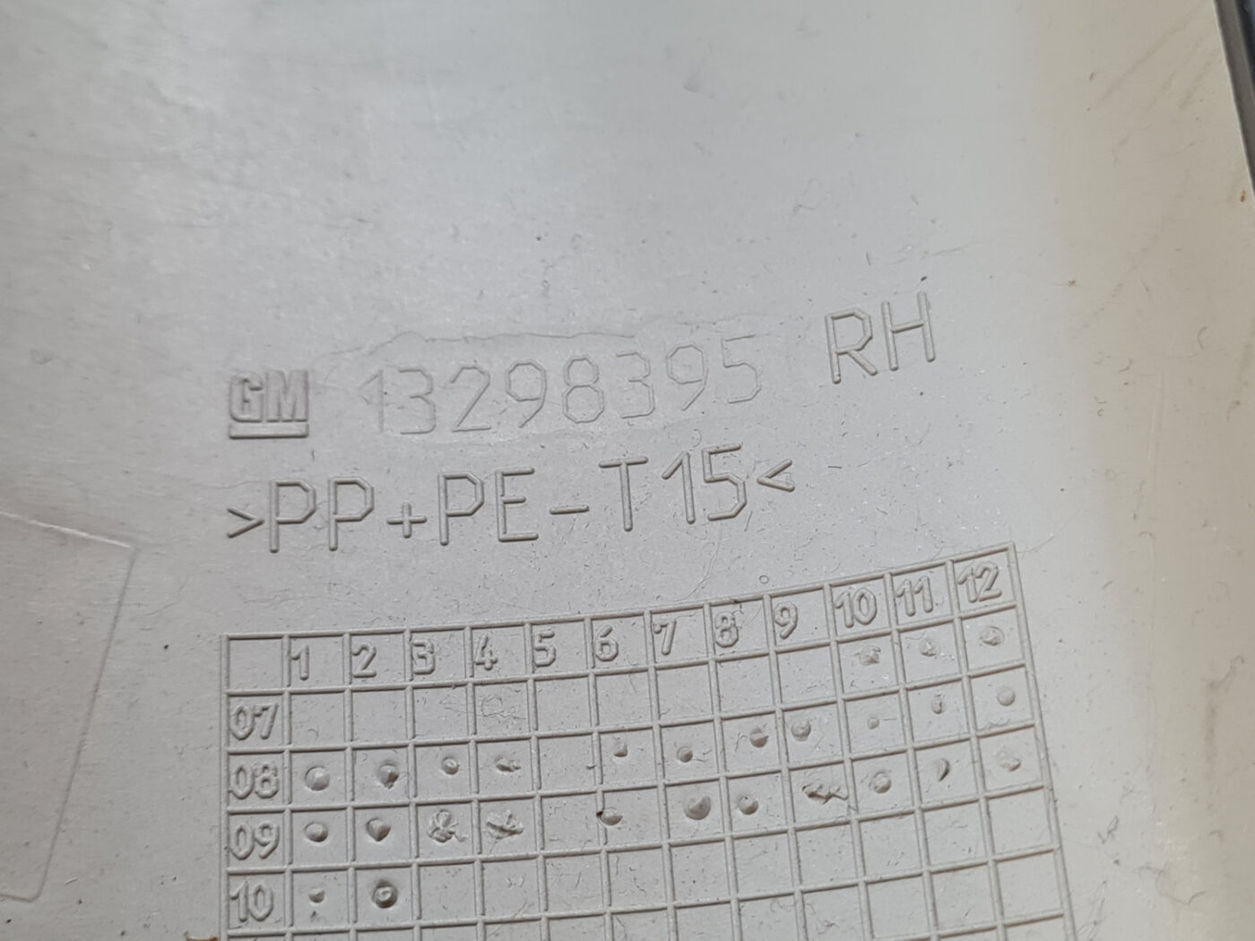Priekšējas salona statnes apdare priekš OPEL INSIGNIA 2010 4 Priekšējas salona statnes apdare priekš OPEL INSIGNIA 2010