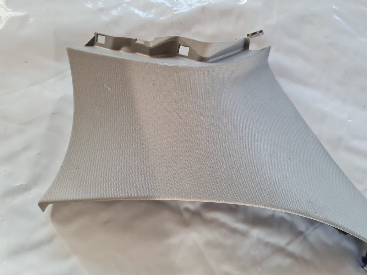 Bagažnieka nodalījuma statnes apdare priekš OPEL INSIGNIA 2010 2 Bagažnieka nodalījuma statnes apdare priekš OPEL INSIGNIA 2010