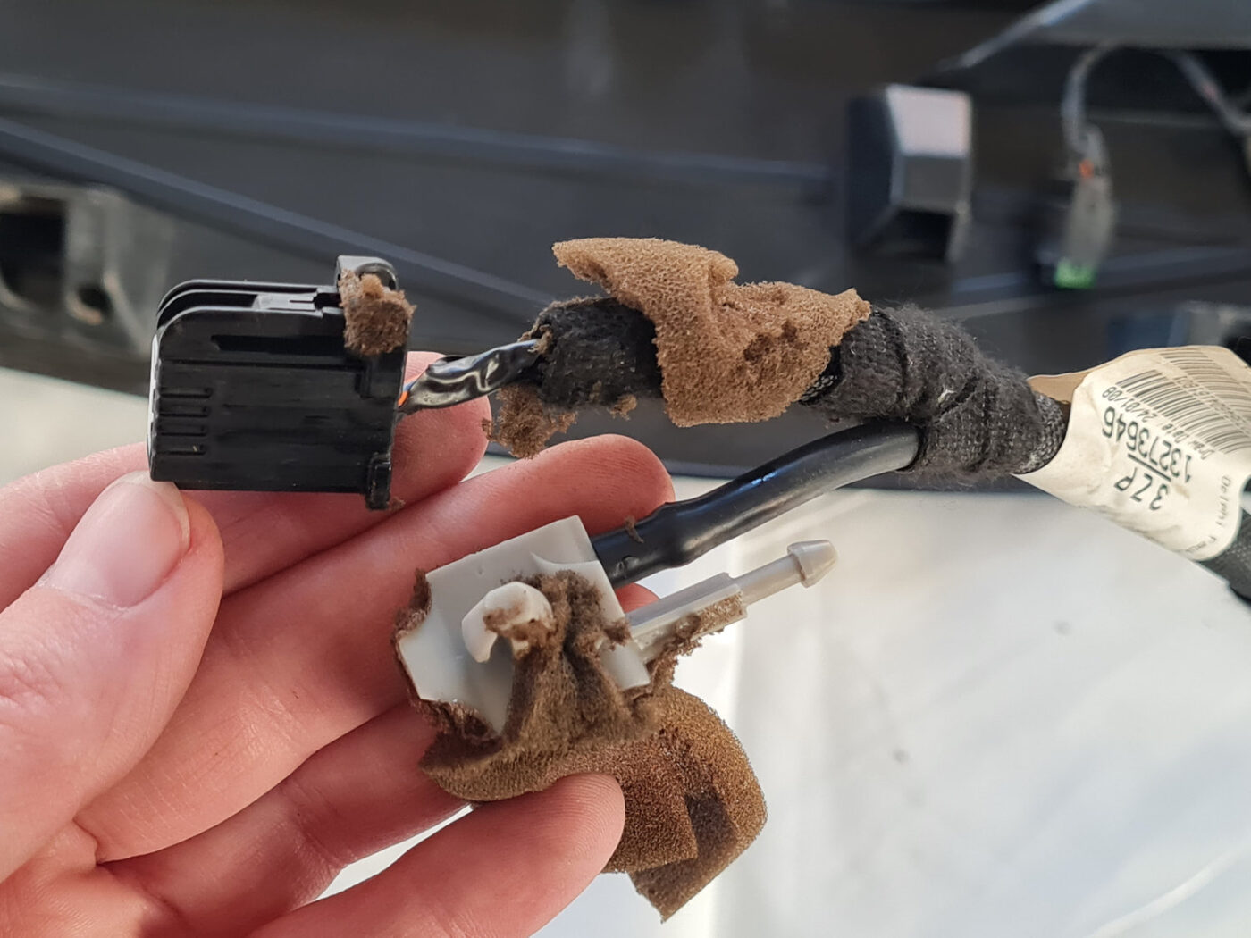 Bagāžnieka vāka spoileris priekš OPEL INSIGNIA 2010 5 Bagāžnieka vāka spoileris priekš OPEL INSIGNIA 2010