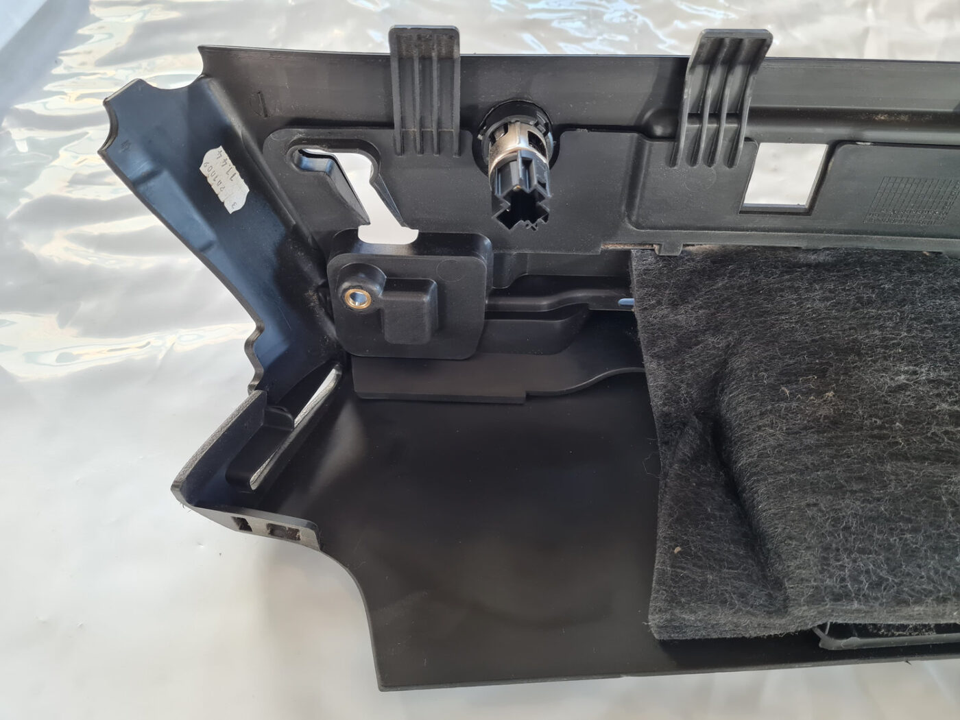 Bagāžnieka žalūziju sliedes priekš OPEL INSIGNIA 2010 5 Bagāžnieka žalūziju sliedes priekš OPEL INSIGNIA 2010