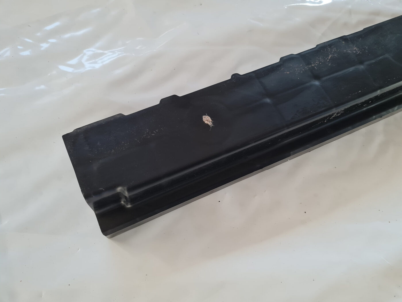 Bagāžnieka nodalījuma plastmasa priekš OPEL INSIGNIA 2010 2 Bagāžnieka nodalījuma plastmasa priekš OPEL INSIGNIA 2010