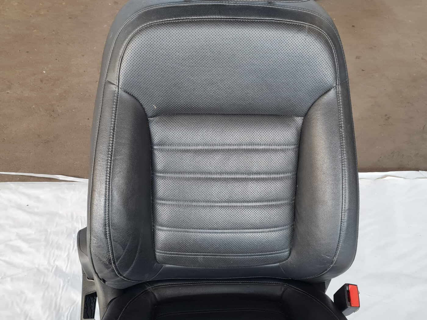 Priekšējais labais sēdeklis priekš OPEL INSIGNIA 2010 9 Priekšējais labais sēdeklis priekš OPEL INSIGNIA 2010