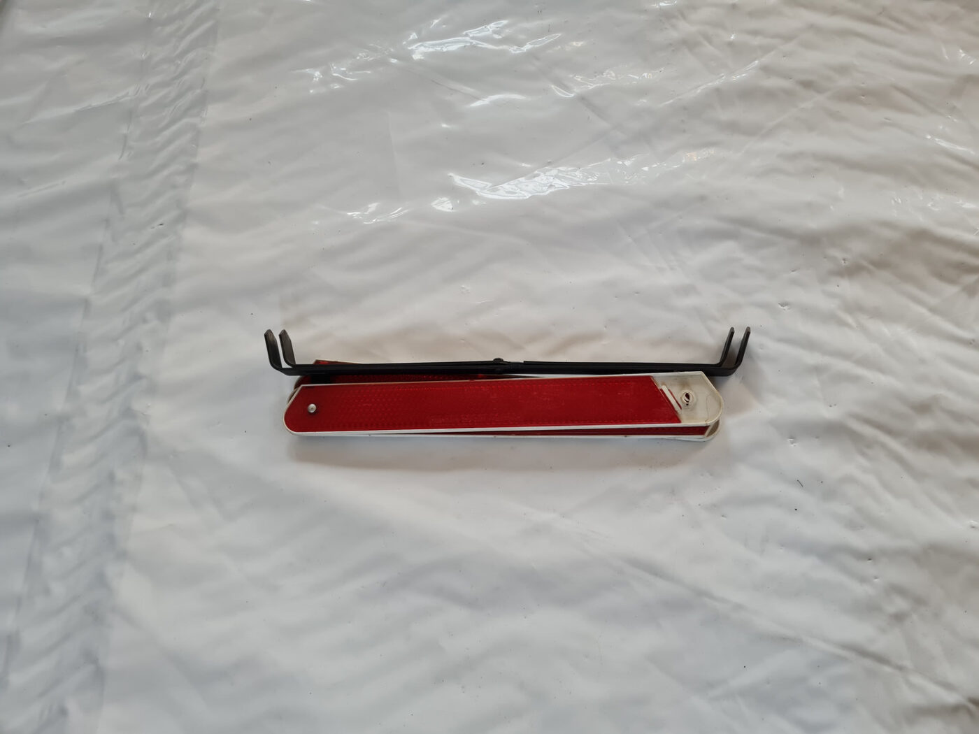 Brīdinājuma trīsstūris priekš OPEL INSIGNIA 2010 2 Brīdinājuma trīsstūris priekš OPEL INSIGNIA 2010